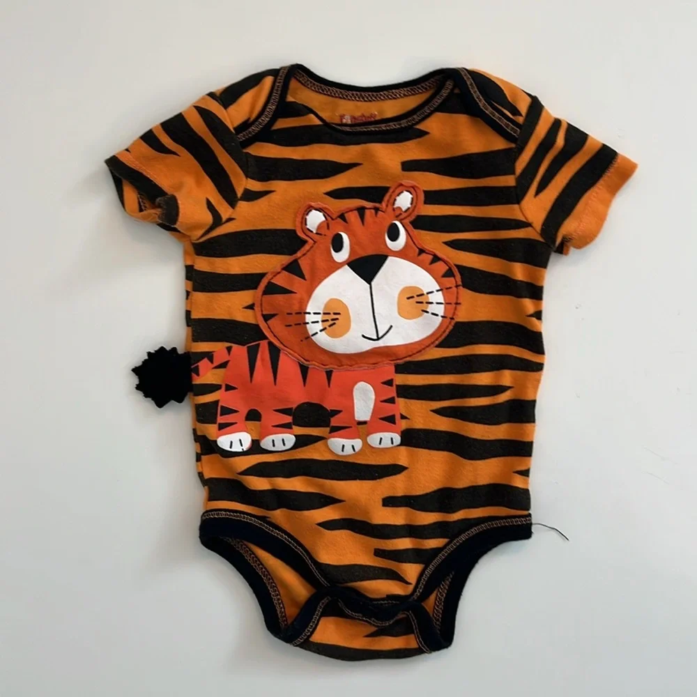 GUC - LOT! - 6 Outfits 6-9M Boys